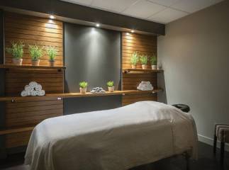 Independent Massage or Massage Clinics / Parlours – Which Is Better?
