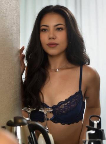 London Escort Ella  City Adult Entertainer in United Kingdom, Female Adult Service Provider, Escort and Companion.