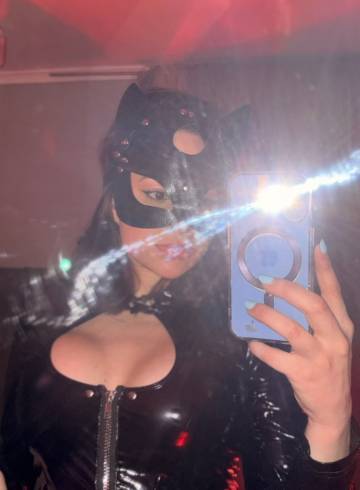 London Escort Hot  Beauty Adult Entertainer in United Kingdom, Female Adult Service Provider, Escort and Companion.