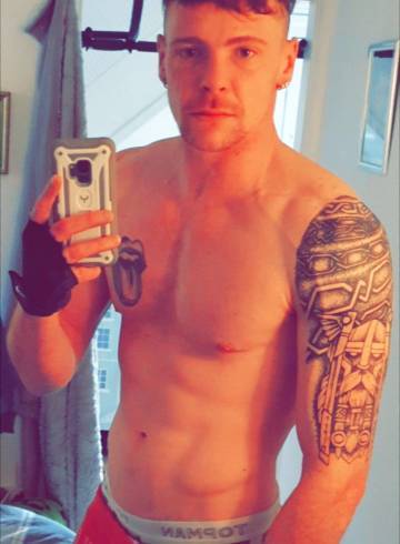 Edinburgh Escort MagikMike Adult Entertainer in United Kingdom, Male Adult Service Provider, British Escort and Companion.