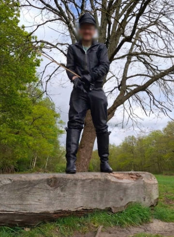 Windsor Escort MasterDan Adult Entertainer in United Kingdom, Male Adult Service Provider, Escort and Companion.