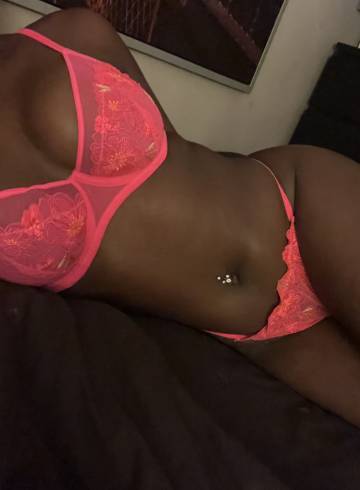 Southampton Escort Tiannah Adult Entertainer in United Kingdom, Female Adult Service Provider, French Escort and Companion.