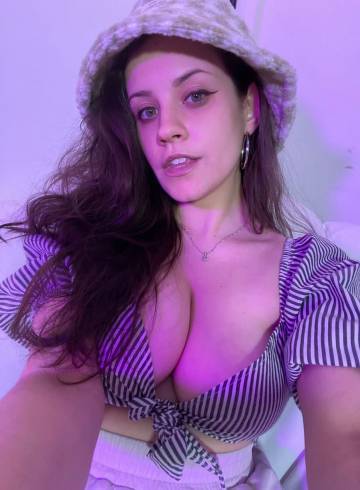 London Escort Sarahs Adult Entertainer in United Kingdom, Female Adult Service Provider, British Escort and Companion.