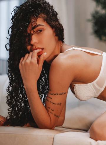 London Escort Cardita Adult Entertainer in United Kingdom, Female Adult Service Provider, Brazilian Escort and Companion.