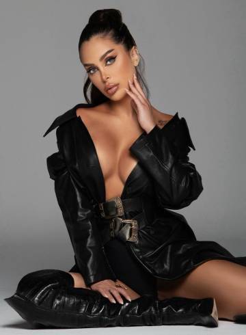 London Escort Leica Adult Entertainer in United Kingdom, Female Adult Service Provider, Brazilian Escort and Companion.
