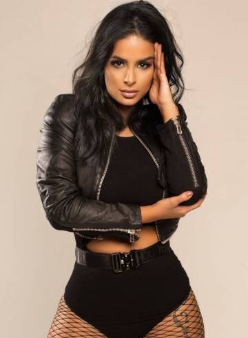 London Escort Admete Adult Entertainer in United Kingdom, Female Adult Service Provider, Brazilian Escort and Companion.