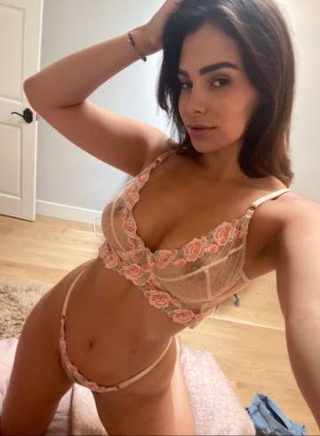 Coventry Escort Tatiajab Adult Entertainer in United Kingdom, Female Adult Service Provider, Escort and Companion.