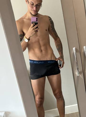 Glasgow Escort Enzo  Gabriel Adult Entertainer in United Kingdom, Male Adult Service Provider, Brazilian Escort and Companion.