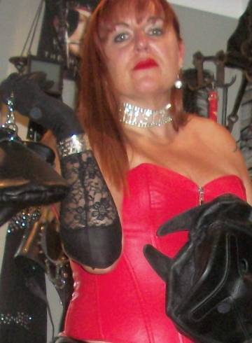 Sheffield Escort MistressGia Adult Entertainer in United Kingdom, Female Adult Service Provider, British Escort and Companion.