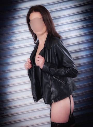 Basildon Escort Monica-Ilford Adult Entertainer in United Kingdom, Female Adult Service Provider, British Escort and Companion.