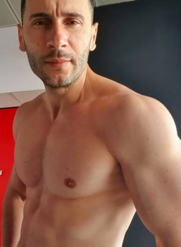 Mansfield Escort Nicolasrox Adult Entertainer in United Kingdom, Male Adult Service Provider, Escort and Companion.