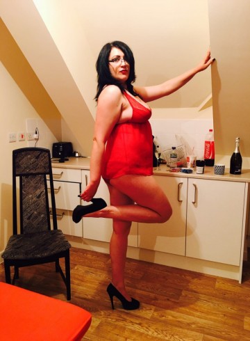 Cardiff Escort sandraflo Adult Entertainer in United Kingdom, Female Adult Service Provider, Romanian Escort and Companion.