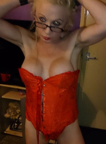 Cardiff Escort ZOE-69-CARDIFF Adult Entertainer in United Kingdom, Trans Adult Service Provider, British Escort and Companion.